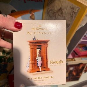 Hallmark Keepsake Narnia Wardrobe Ornament - Brown and White